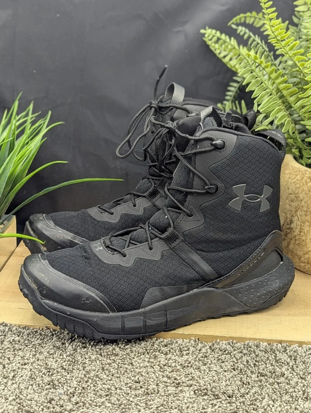 Under Armour Valsetz Tactical Black Side Zip Mens Size 10 Hiking Walking Boots